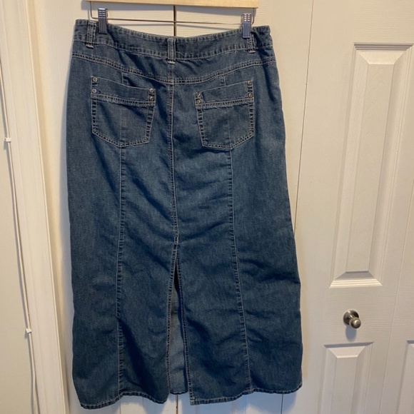 Contrast Women’s Jean Skirt Size 13 - Picture 3 of 5